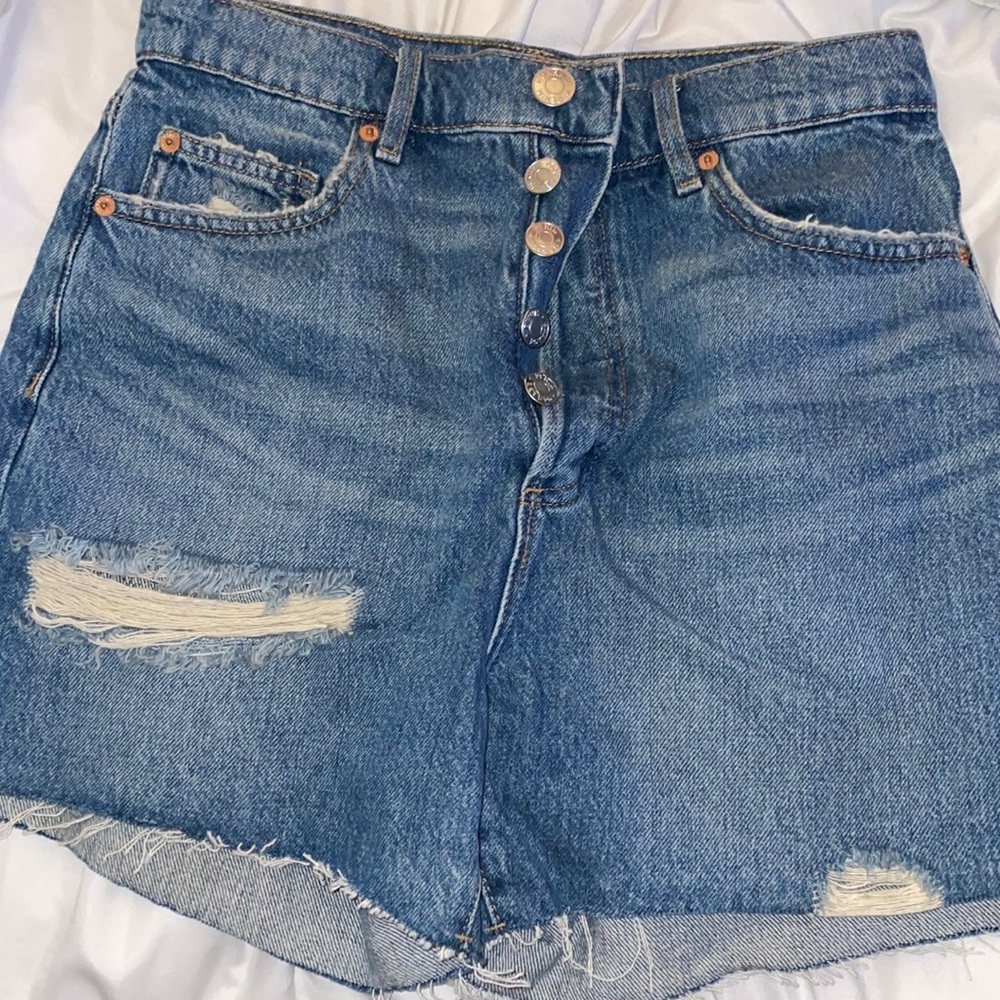 Womens garage size 5 Jean shorts